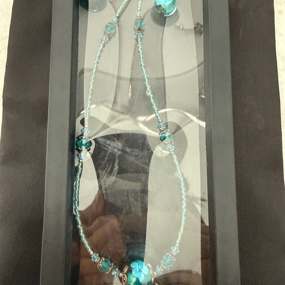 Turquoise Beaded Necklace and Earring Set - Picture 8 of 9